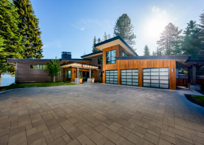 LAKESIDE LUXURY